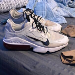 NIKE AIR MAXS